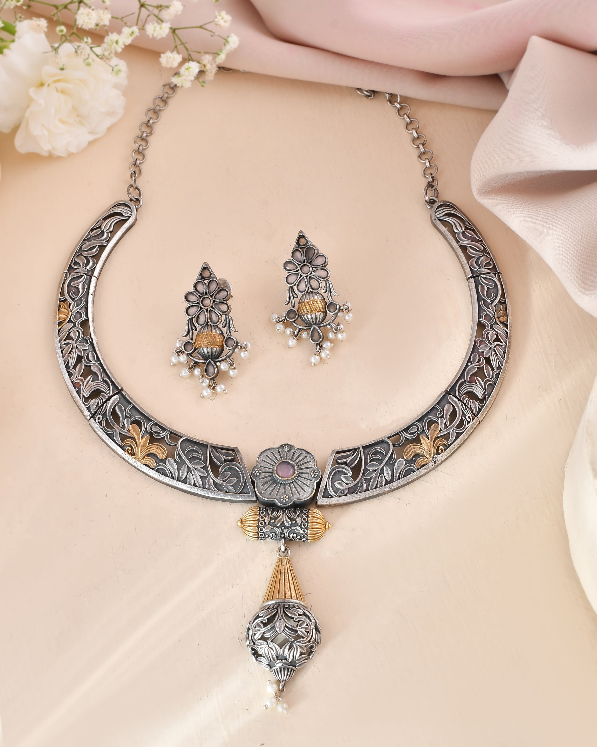 Kesar Pushp Dandiya Necklace Set